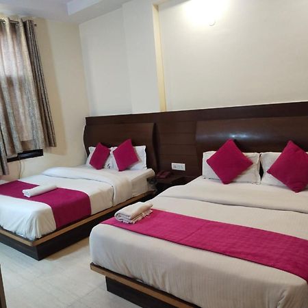 Hotel Lav Kush Deluxe At Paharganj ニューデリー エクステリア 写真